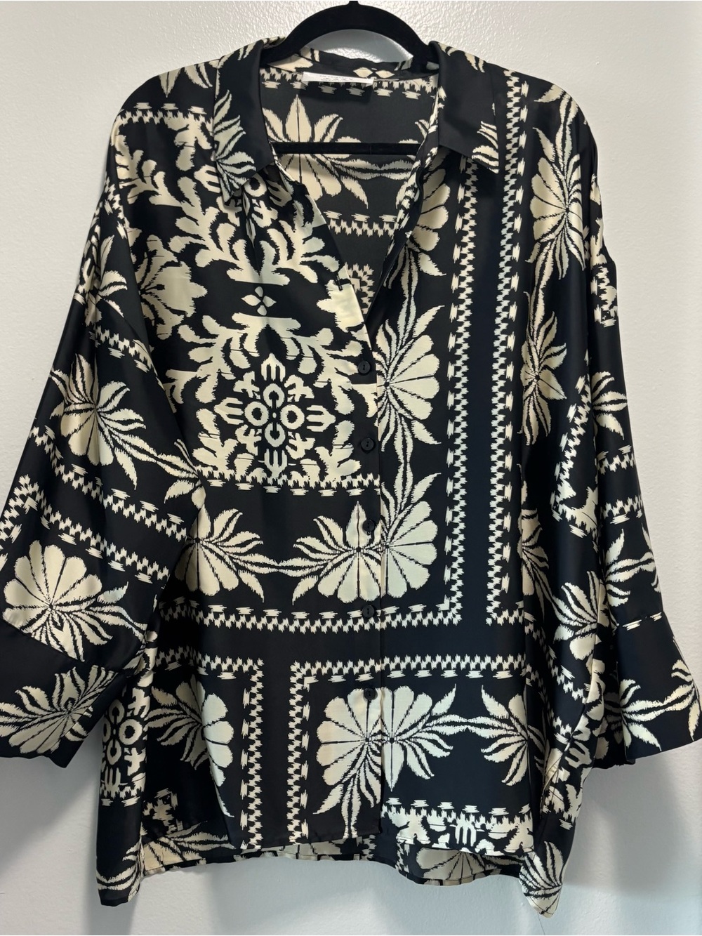 🖤Silky Blouse